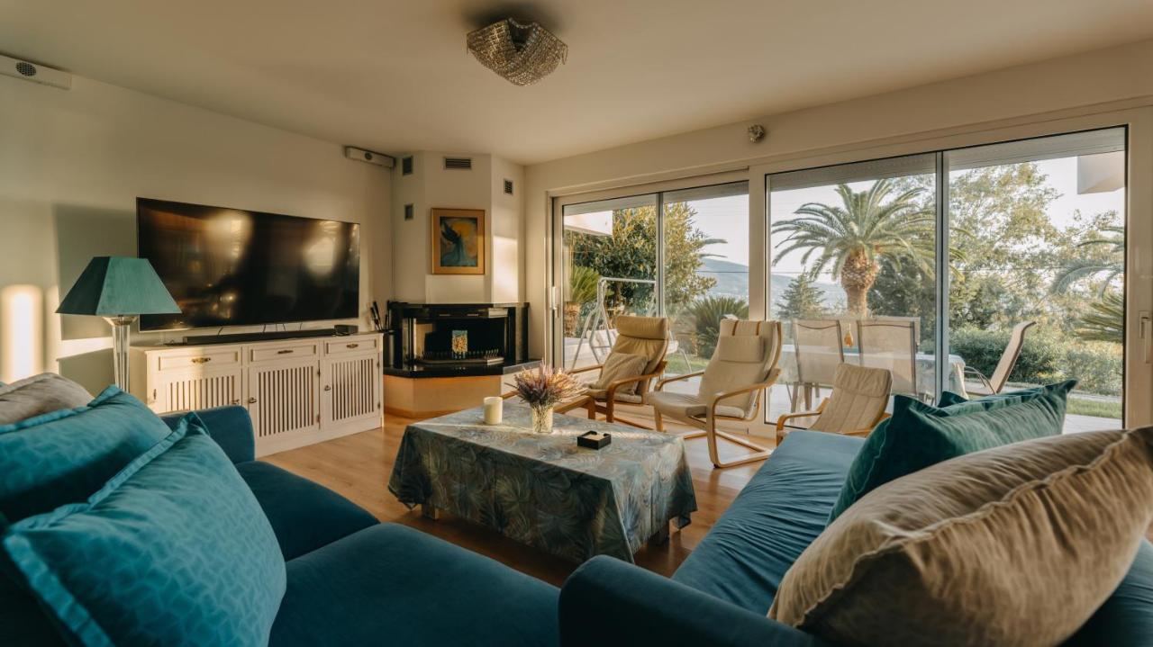Crystal Villa Patras Bagian luar foto