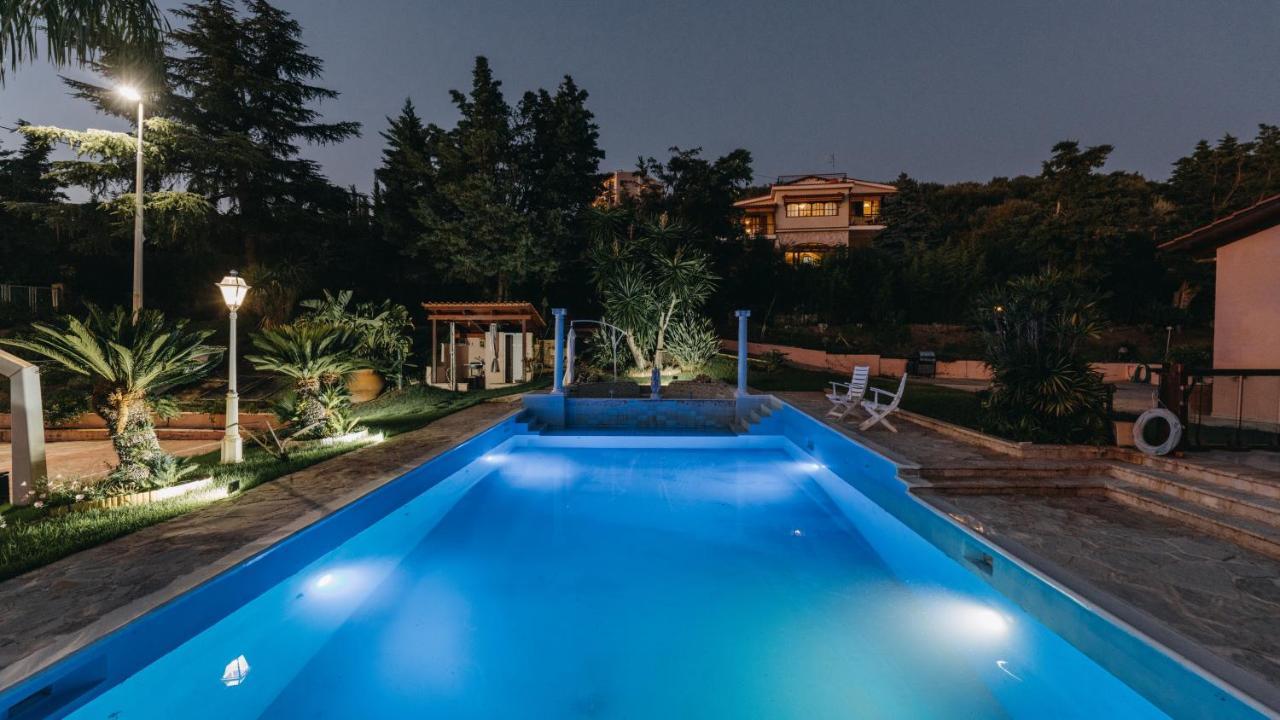 Crystal Villa Patras Bagian luar foto